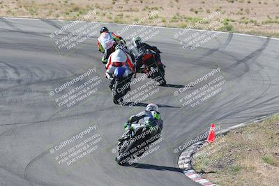 media/Apr-20-2025-AHRMA (Sun) [[393a79c373]]/Race/Group 11 early race/Turn 4b/